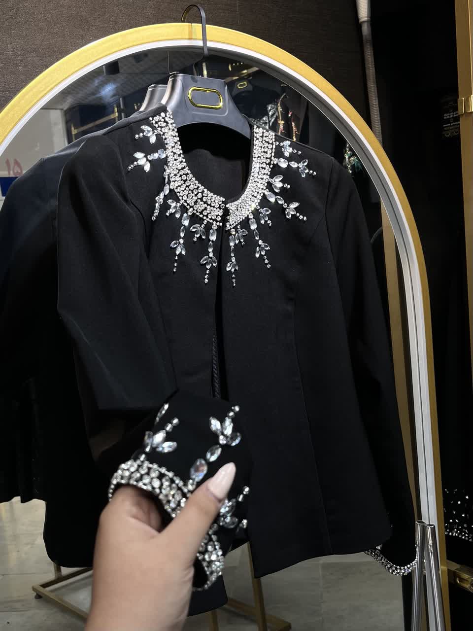 کراپ کت زنانه مجلسی مدل خورشید